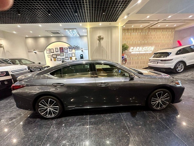 Second-hand 2022 Lexus ES 300h Exquisite for sale in New Delhi-1