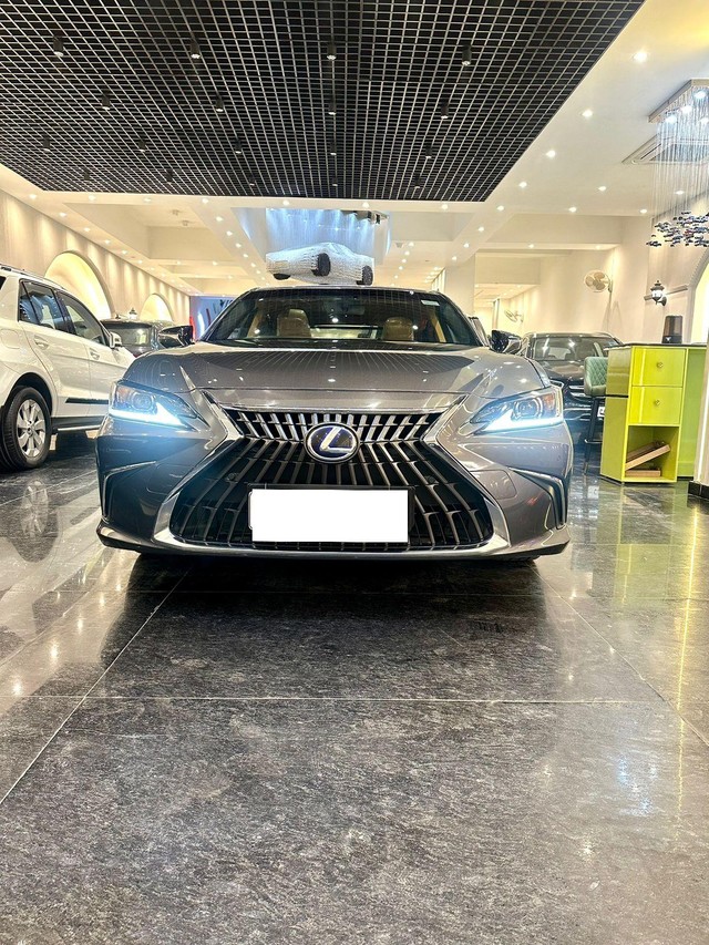 Second-hand 2022 Lexus ES 300h Exquisite for sale in New Delhi-5