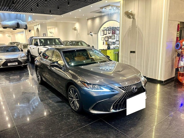 Second-hand 2022 Lexus ES 300h Exquisite for sale in New Delhi-17