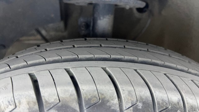 Second-hand 2017 Maruti Suzuki Dzire VXI for sale in Hyderabad-37