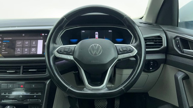 Second-hand 2022 Volkswagen Taigun 1.0 Topline AT for sale in Ahmedabad-30