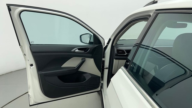 Second-hand 2022 Volkswagen Taigun 1.0 Topline AT for sale in Ahmedabad-32