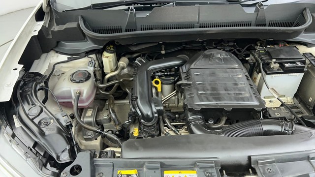 Second-hand 2022 Volkswagen Taigun 1.0 Topline AT for sale in Ahmedabad-39