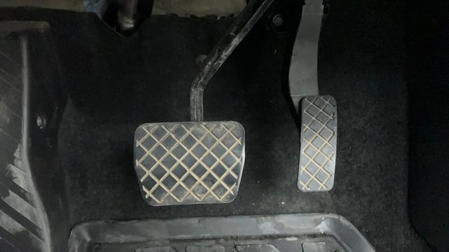 Second-hand 2022 Volkswagen Taigun 1.0 Topline AT for sale in Ahmedabad-14