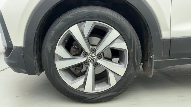 Second-hand 2022 Volkswagen Taigun 1.0 Topline AT for sale in Ahmedabad-20