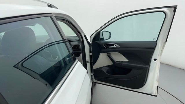 Second-hand 2022 Volkswagen Taigun 1.0 Topline AT for sale in Ahmedabad-16