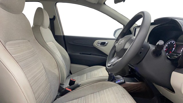 Second-hand 2020 Hyundai Aura SX Plus AMT for sale in Bangalore-15