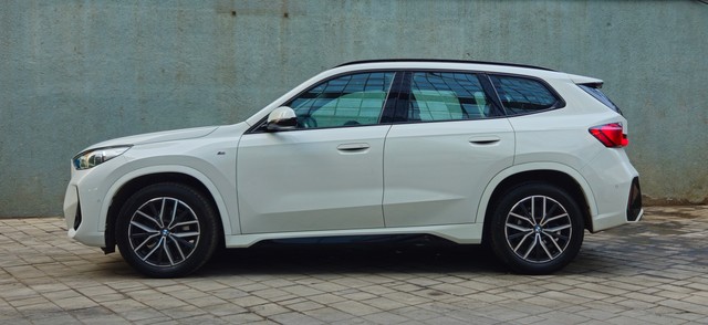 Second-hand 2024 BMW X1 sDrive18i M Sport for sale in Mumbai-4