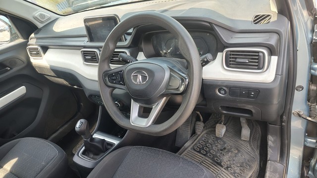 Second-hand 2023 Tata Punch Accomplished Dazzle S CNG for sale in Sambalpur-4