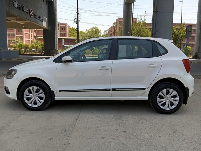 Volkswagen Polo 1.2 MPI Comfortline Second-hand 2017 Volkswagen Polo 1.2 MPI Comfortline for sale in Noida-4