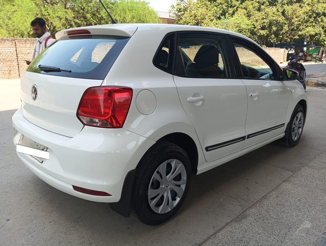 Volkswagen Polo 1.2 MPI Comfortline Second-hand 2017 Volkswagen Polo 1.2 MPI Comfortline for sale in Noida-2