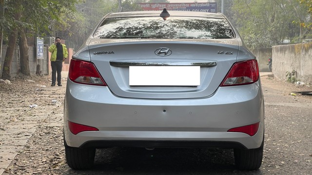Second-hand 2017 Hyundai Verna VTVT 1.6 SX for sale in New Delhi-2
