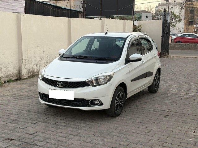 Second-hand 2019 Tata Tiago 1.2 Revotron XZA for sale in Meerut-2