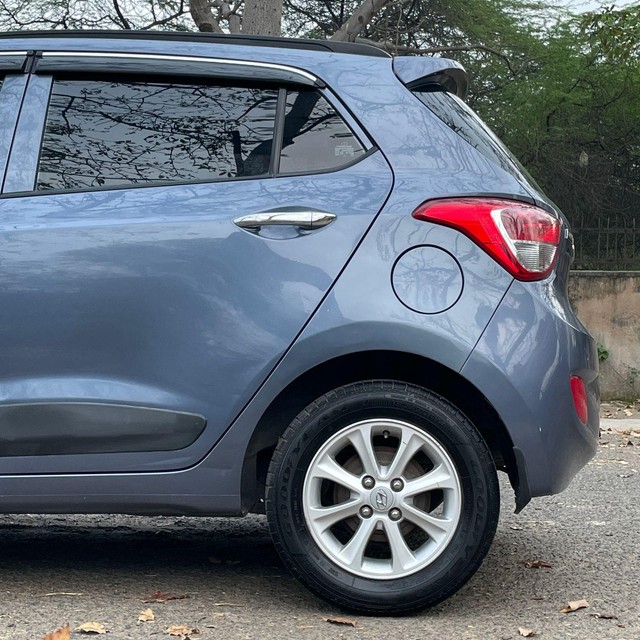 Second-hand 2014 Hyundai Grand i10 AT Asta for sale in New Delhi-5