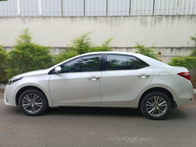 Second-hand 2017 Toyota Corolla Altis VL AT for sale in Coimbatore-3