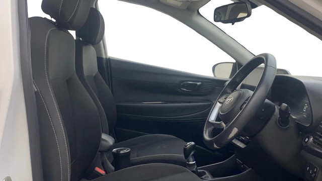 Second-hand 2022 Hyundai i20 Asta Opt Diesel for sale in Hyderabad-15