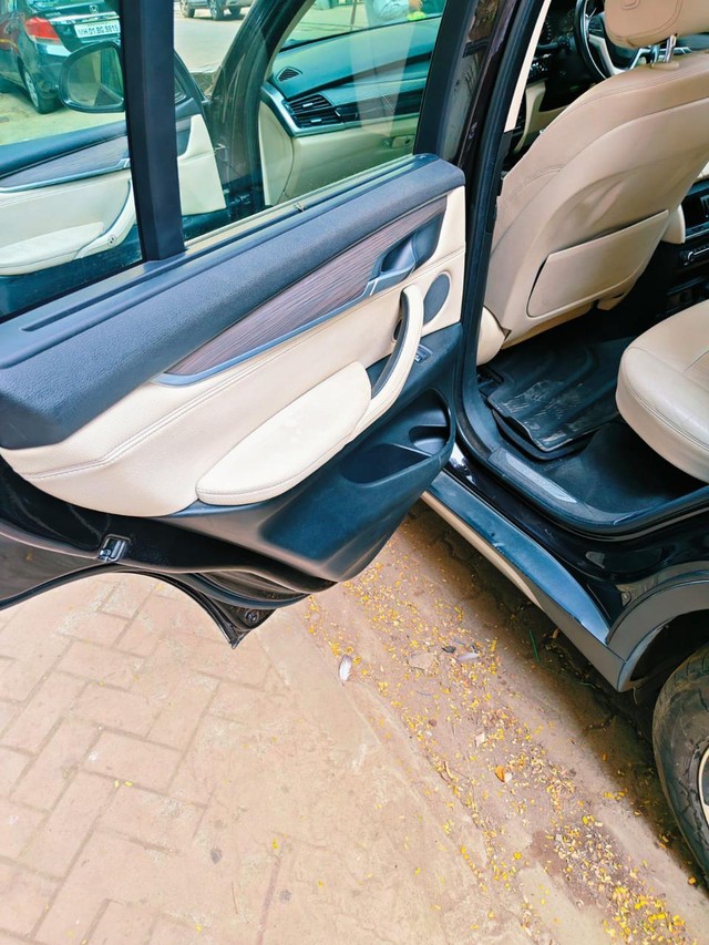Second-hand 2017 BMW X5 xDrive35i Design Pure Exp 5S for sale in Thane-7