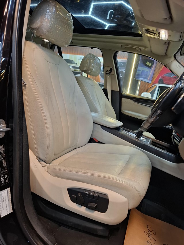 Second-hand 2017 BMW X5 xDrive35i Design Pure Exp 5S for sale in Mumbai-12