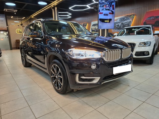 Second-hand 2017 BMW X5 xDrive35i Design Pure Exp 5S for sale in Mumbai-16