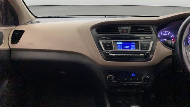 Second-hand 2016 Hyundai i20 Sportz 1.2 for sale in New Delhi-3