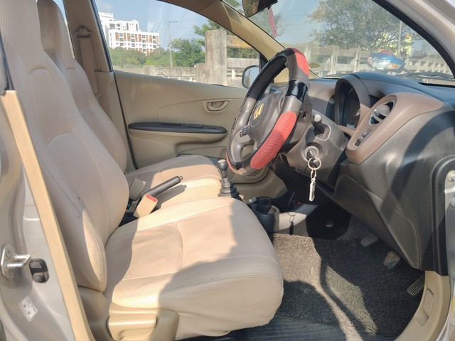 Second-hand 2013 Honda Brio S MT for sale in Chennai-8