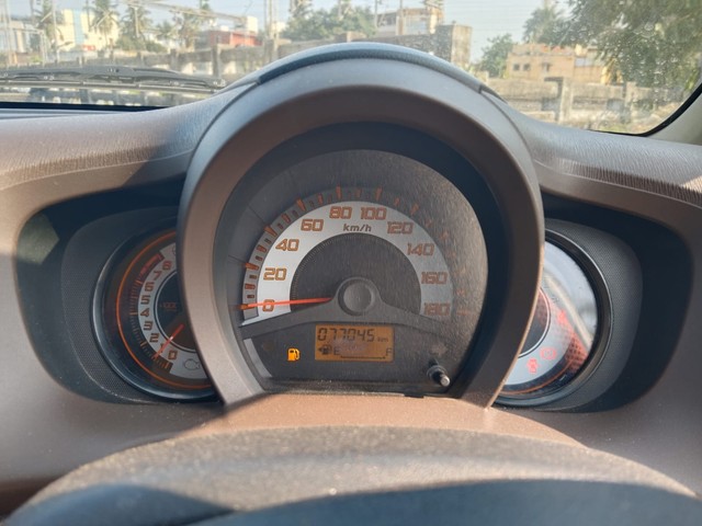 Second-hand 2013 Honda Brio S MT for sale in Chennai-14