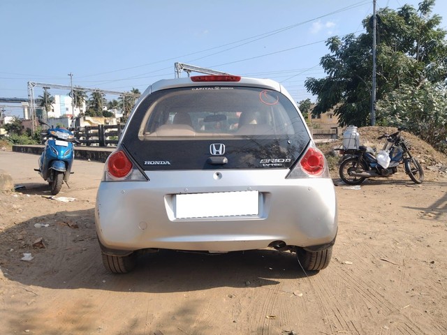 Second-hand 2013 Honda Brio S MT for sale in Chennai-2