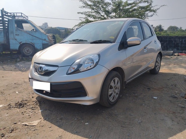 Second-hand 2013 Honda Brio S MT for sale in Chennai-5
