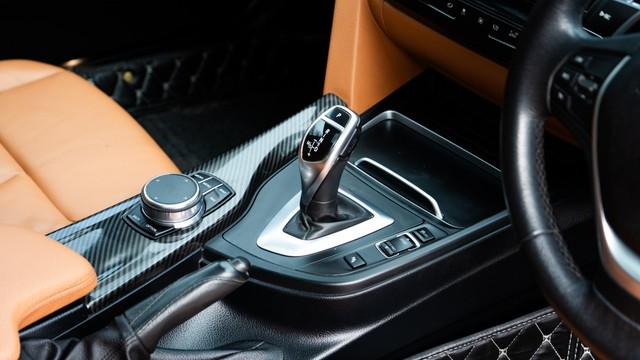 Second-hand 2019 BMW 3 Series 320d Luxury Line for sale in New Delhi-12