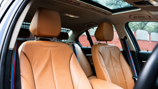 Second-hand 2019 BMW 3 Series 320d Luxury Line for sale in New Delhi-14