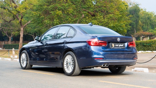 Second-hand 2019 BMW 3 Series 320d Luxury Line for sale in New Delhi-2