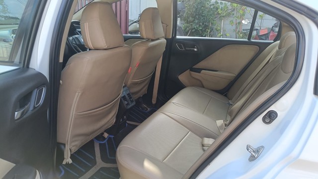 Second-hand 2022 Honda City V MT for sale in Coimbatore-8
