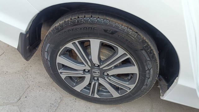 Second-hand 2022 Honda City V MT for sale in Coimbatore-10