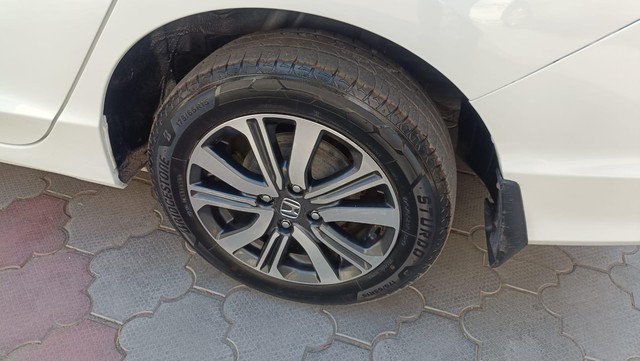 Second-hand 2022 Honda City V MT for sale in Coimbatore-6