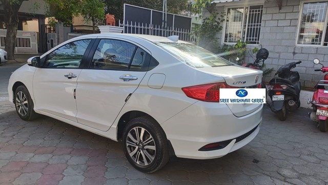 Second-hand 2022 Honda City V MT for sale in Coimbatore-1
