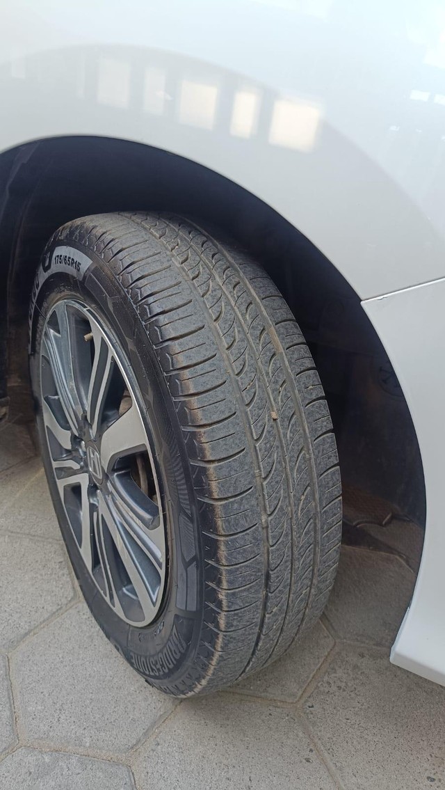 Second-hand 2022 Honda City V MT for sale in Coimbatore-9