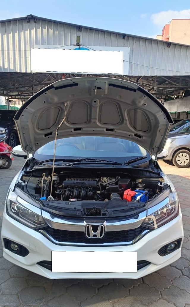 Second-hand 2022 Honda City V MT for sale in Coimbatore-15