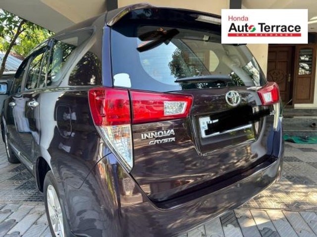Second-hand 2018 Toyota Innova Crysta 2.4 ZX MT BSIV for sale in Thiruvananthapuram-2