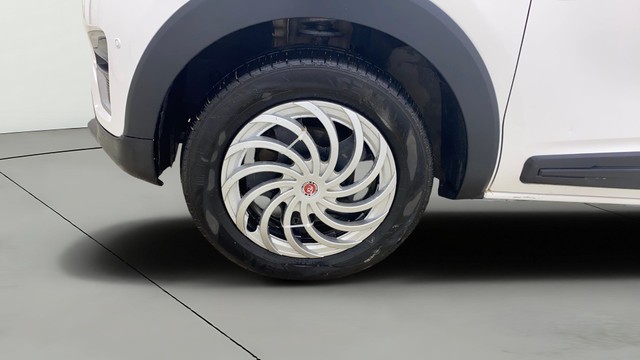 Second-hand 2021 Renault Triber RXZ EASY-R AMT BSVI for sale in Ahmedabad-30