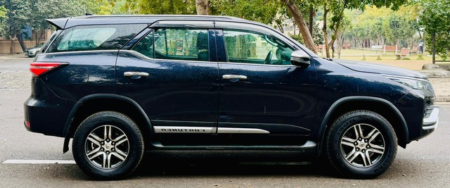 Second-hand 2022 Toyota Fortuner 4X2 AT BSVI for sale in New Delhi-1
