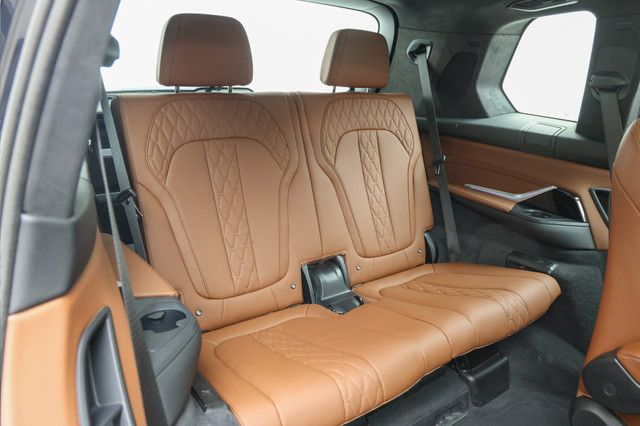 Second-hand 2024 BMW X7 xDrive40i M Sport for sale in Gurgaon-15