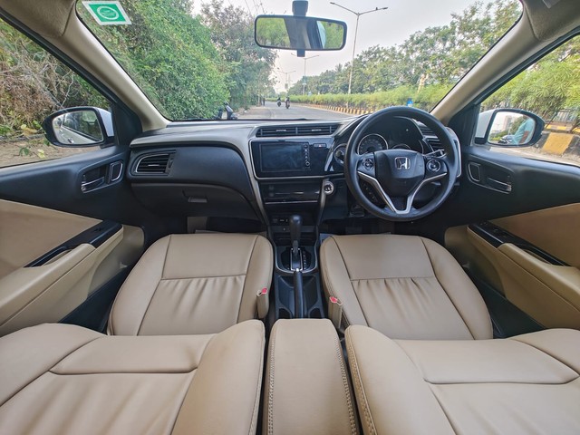 Second-hand 2019 Honda City V CVT for sale in Mumbai-7