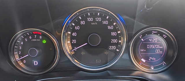 Second-hand 2019 Honda City V CVT for sale in Mumbai-6