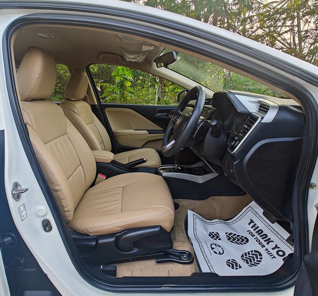 Second-hand 2019 Honda City V CVT for sale in Mumbai-16