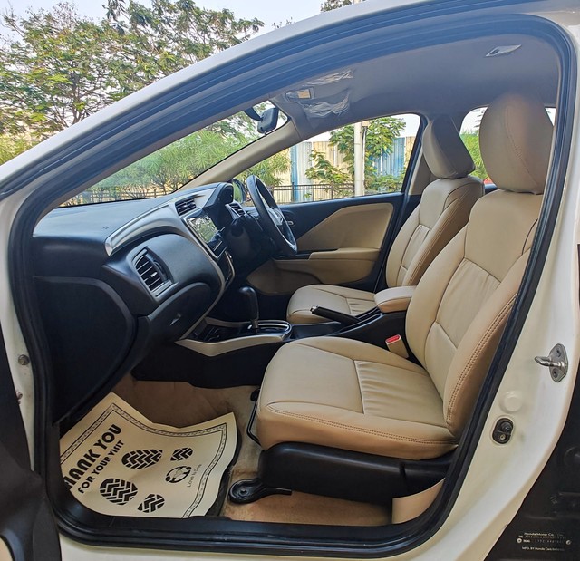 Second-hand 2019 Honda City V CVT for sale in Mumbai-13