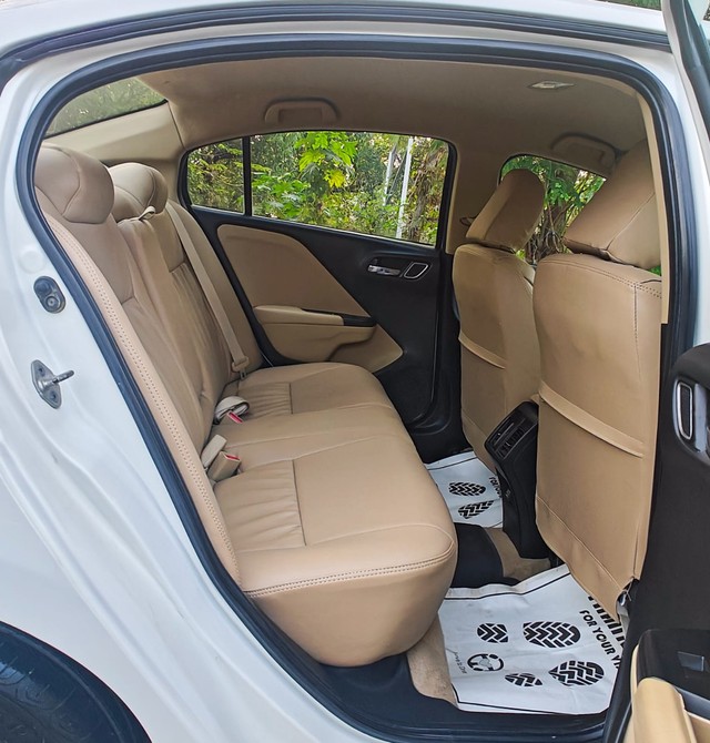 Second-hand 2019 Honda City V CVT for sale in Mumbai-11