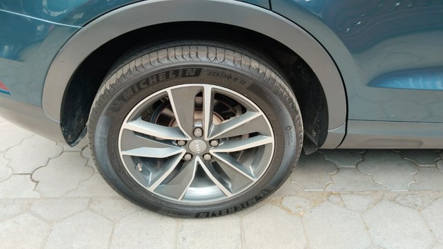 Second-hand 2018 Audi Q3 35 TDI Quattro Premium Plus for sale in Coimbatore-10