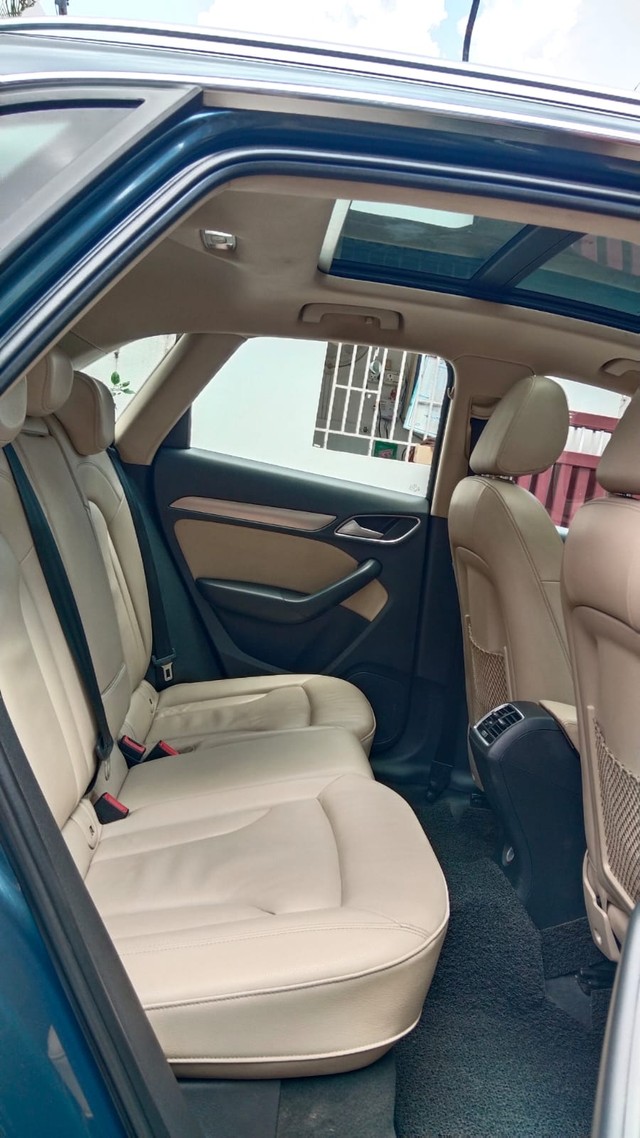 Second-hand 2018 Audi Q3 35 TDI Quattro Premium Plus for sale in Coimbatore-18