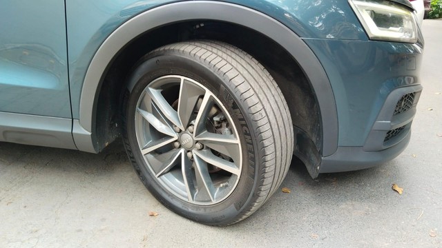 Second-hand 2018 Audi Q3 35 TDI Quattro Premium Plus for sale in Coimbatore-13