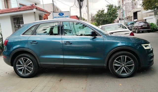 Second-hand 2018 Audi Q3 35 TDI Quattro Premium Plus for sale in Coimbatore-15